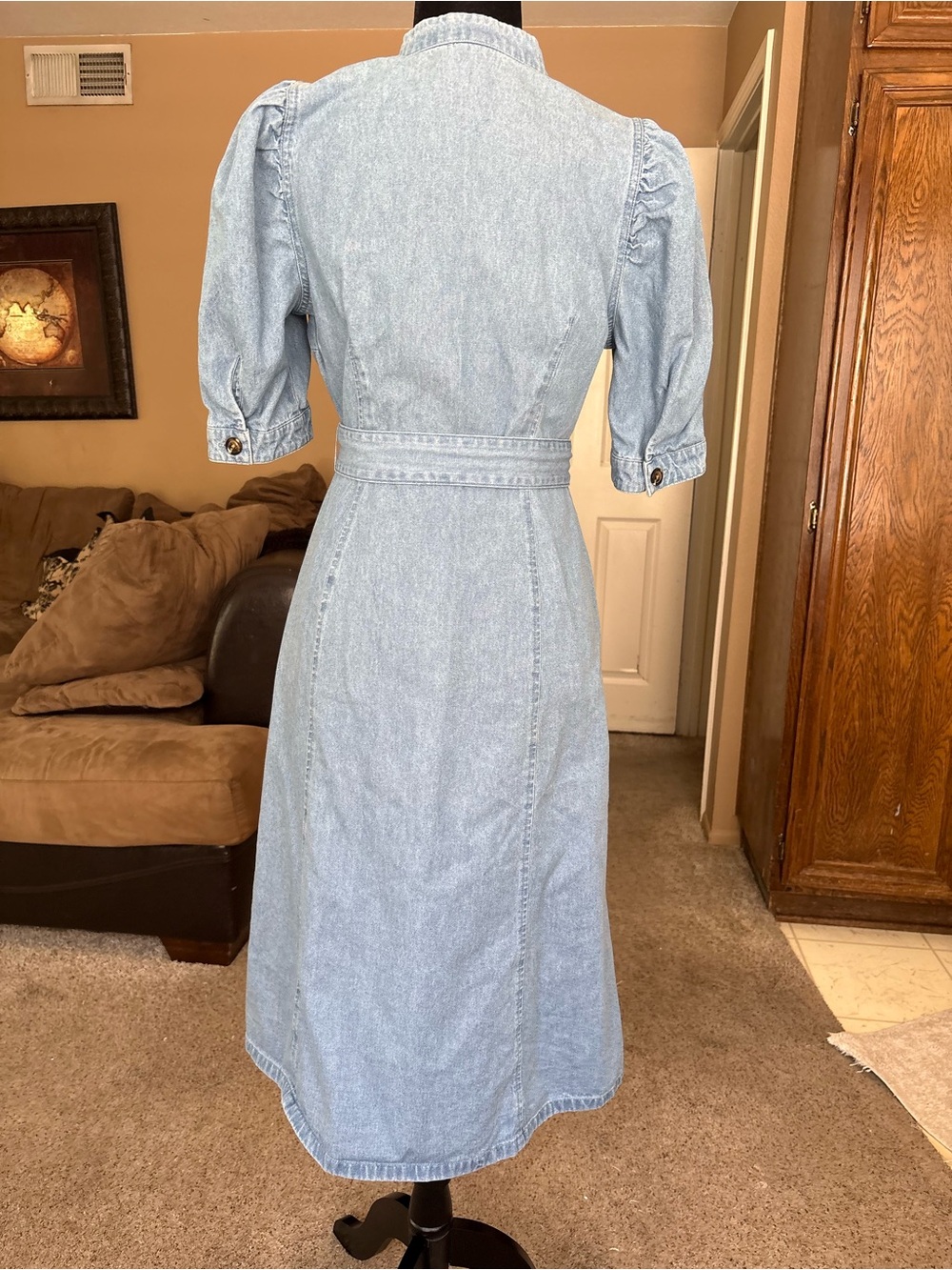 Who What Wear Light Blue Denim Button-Front Midi Dress with Tie Waist - Picture 7 of 12